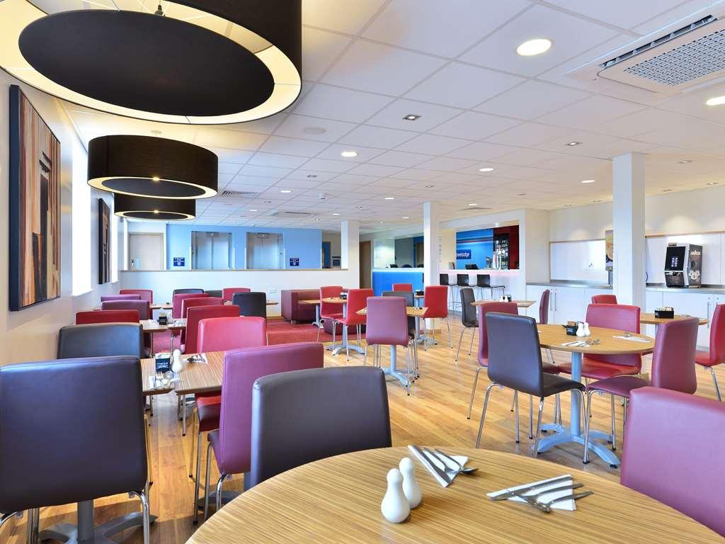 Travelodge London Finchley Restoran fotoğraf