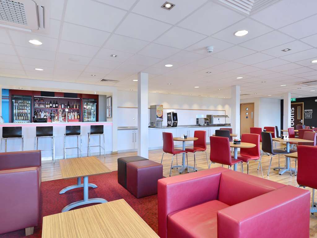 Travelodge London Finchley Restoran fotoğraf